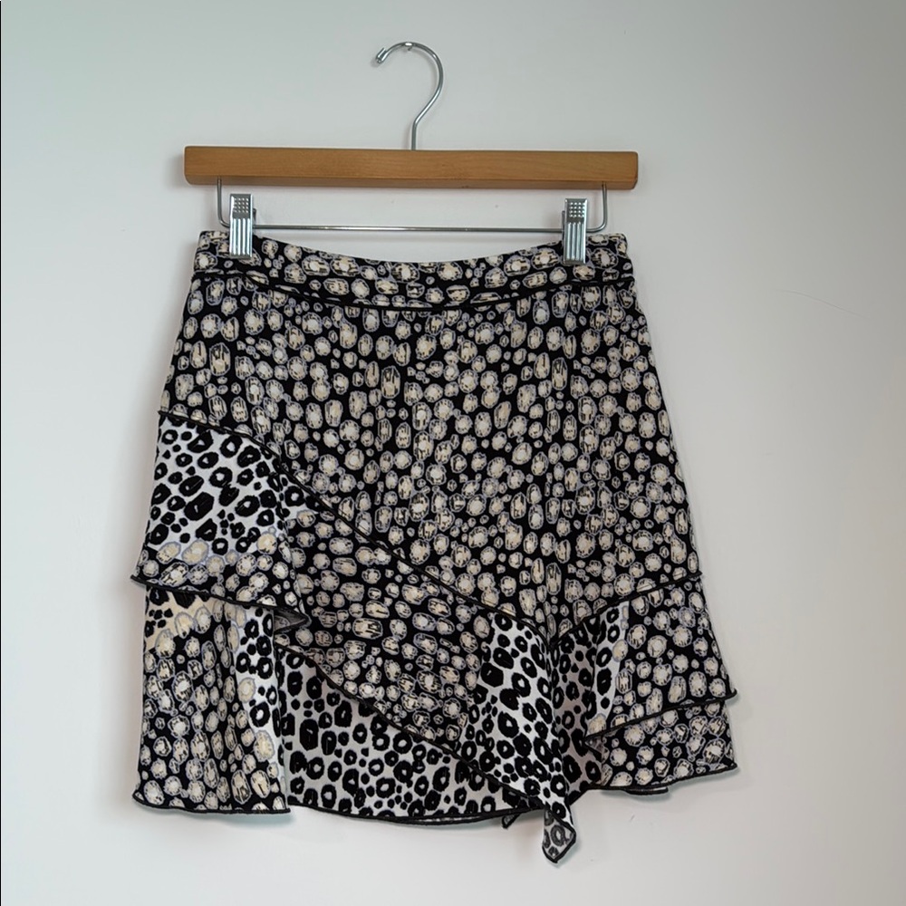 Stylish Black and White with some blue Patterned Women's Skirt